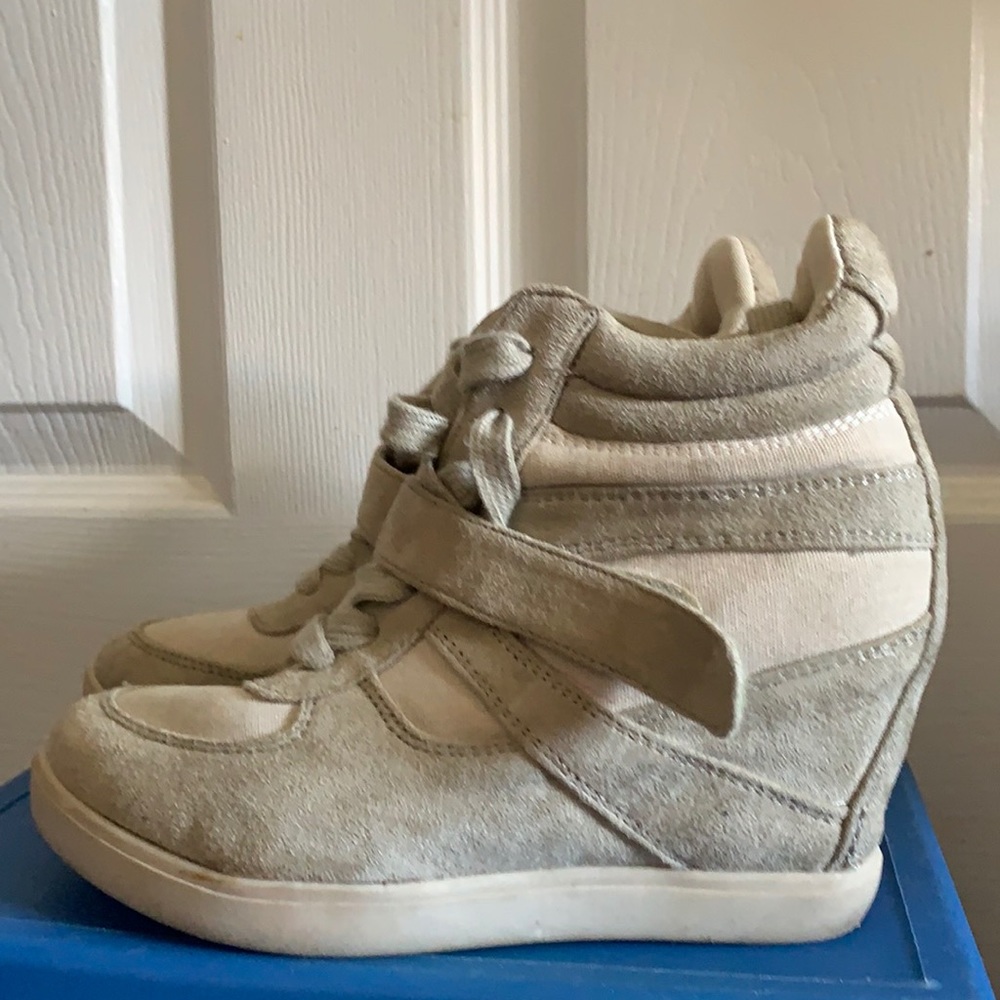 Sneaker wedges